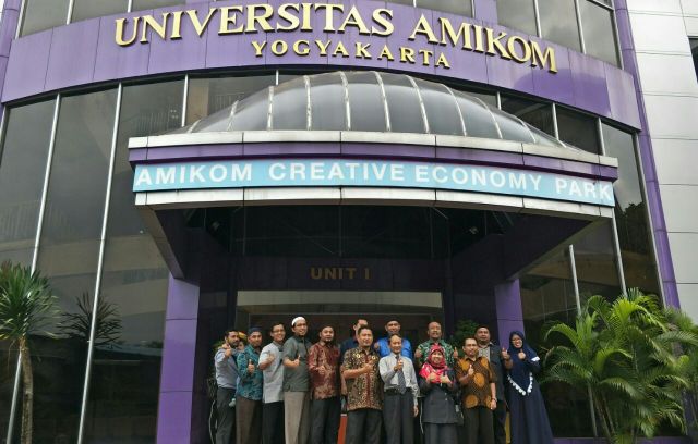 PENANDATANGANAN MOU STMIK TRIGUNA DHARMA DENGAN UNIVERSITAS AMIKOM D.I Yogyakarta