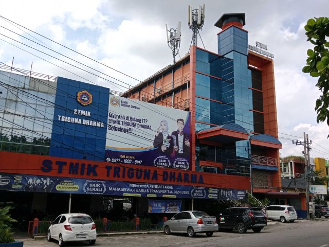 Kelas Karyawan Jumat dan Sabtu di STMIK Triguna Dharma Membangun Kesempatan Pendidikan untuk Profesional